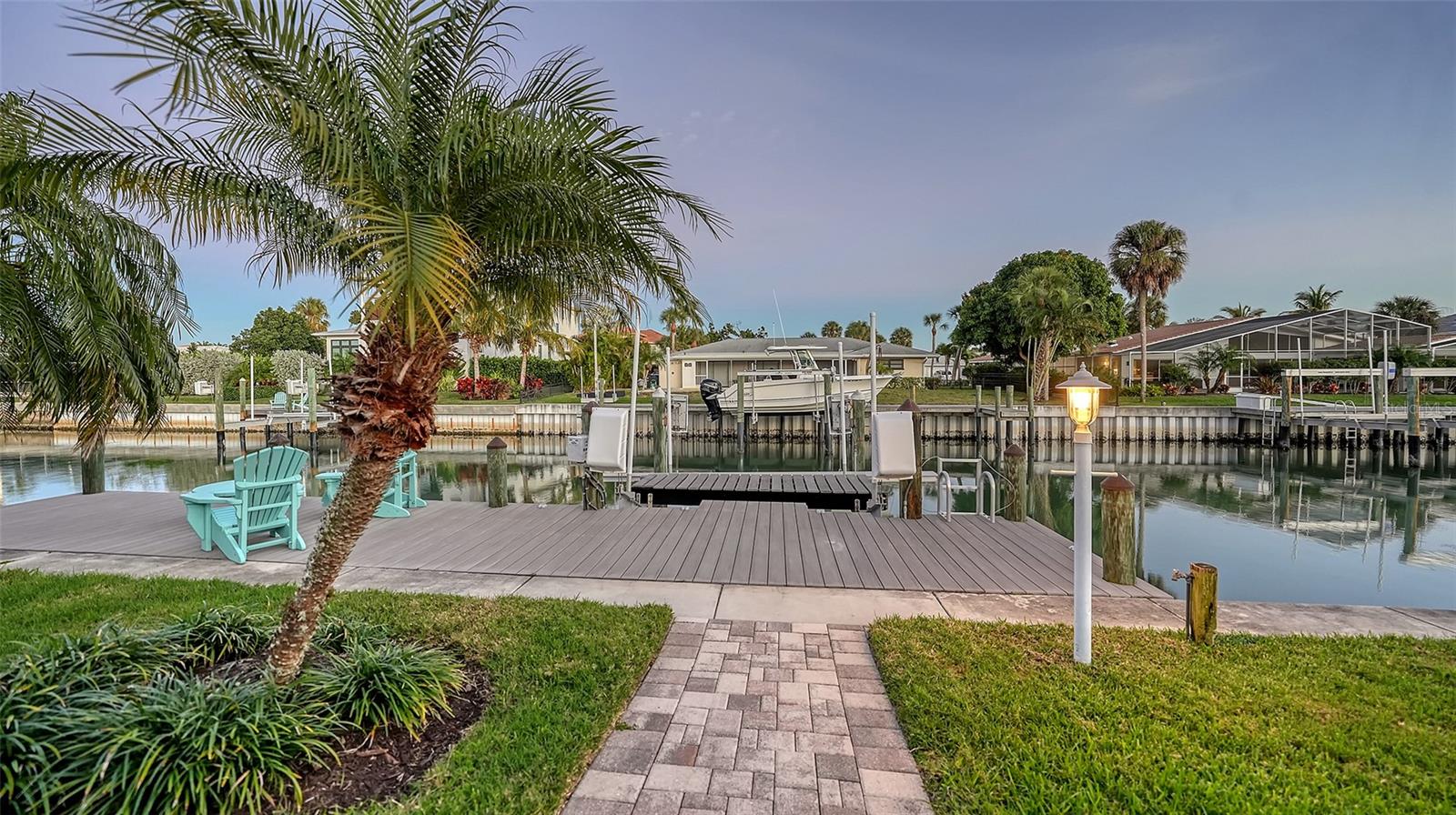 COUNTRY CLUB SHORES - Residential