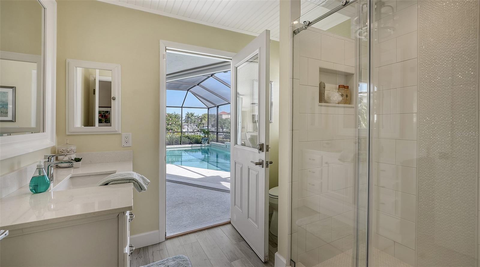 COUNTRY CLUB SHORES - Residential