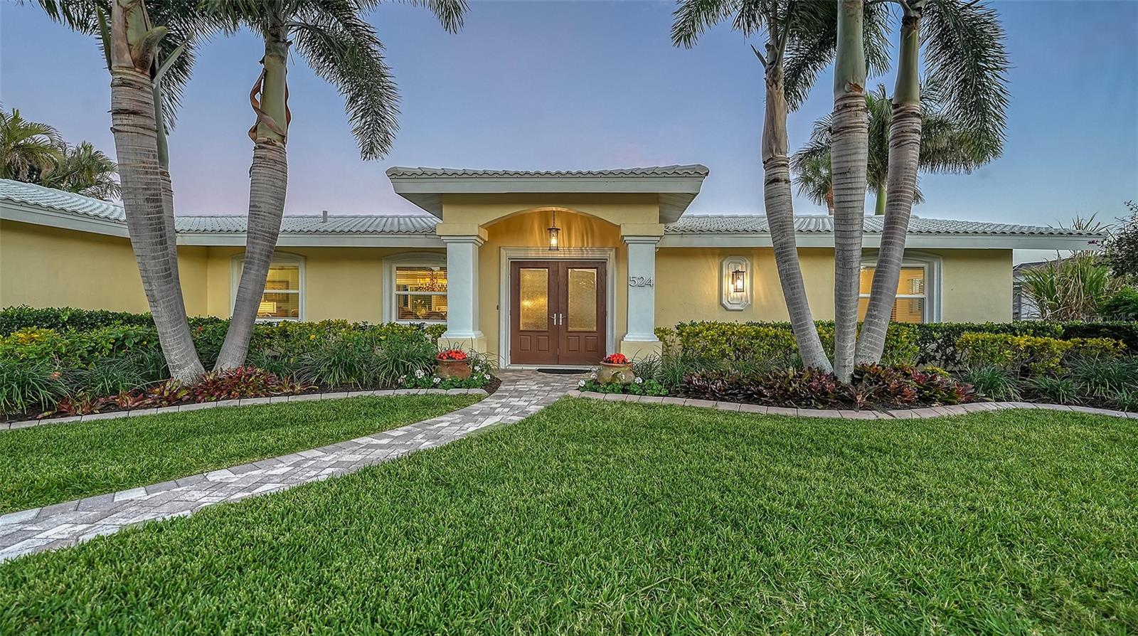 COUNTRY CLUB SHORES - Residential