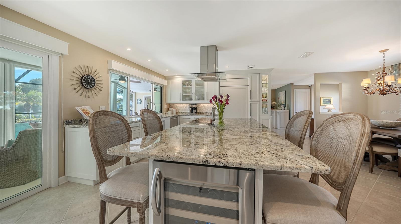 COUNTRY CLUB SHORES - Residential