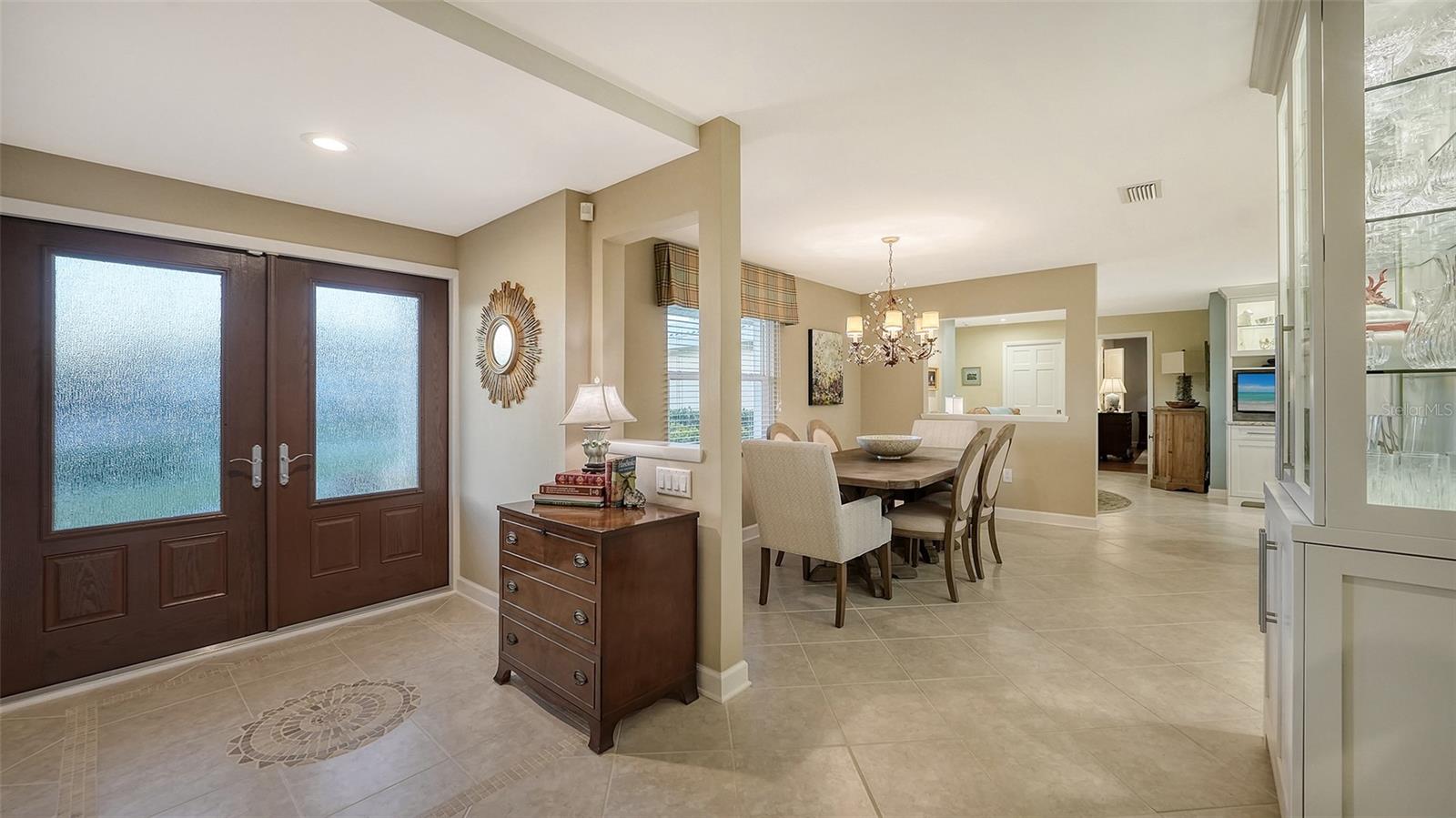 COUNTRY CLUB SHORES - Residential