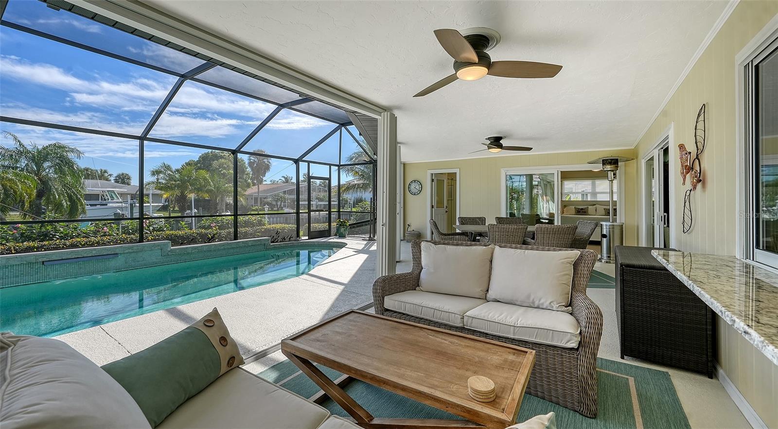 COUNTRY CLUB SHORES - Residential