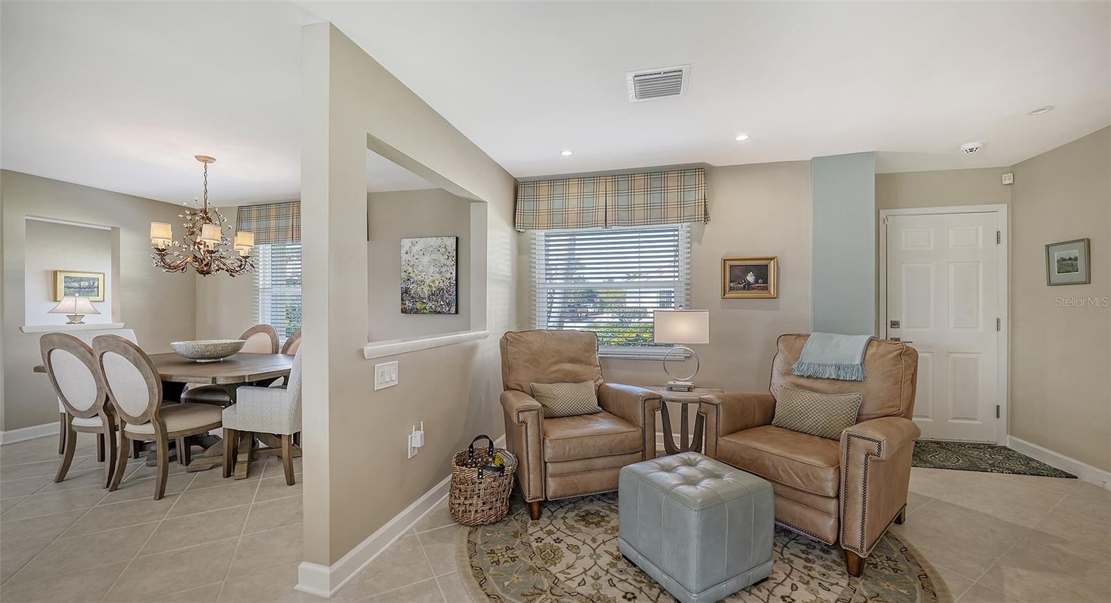 COUNTRY CLUB SHORES - Residential