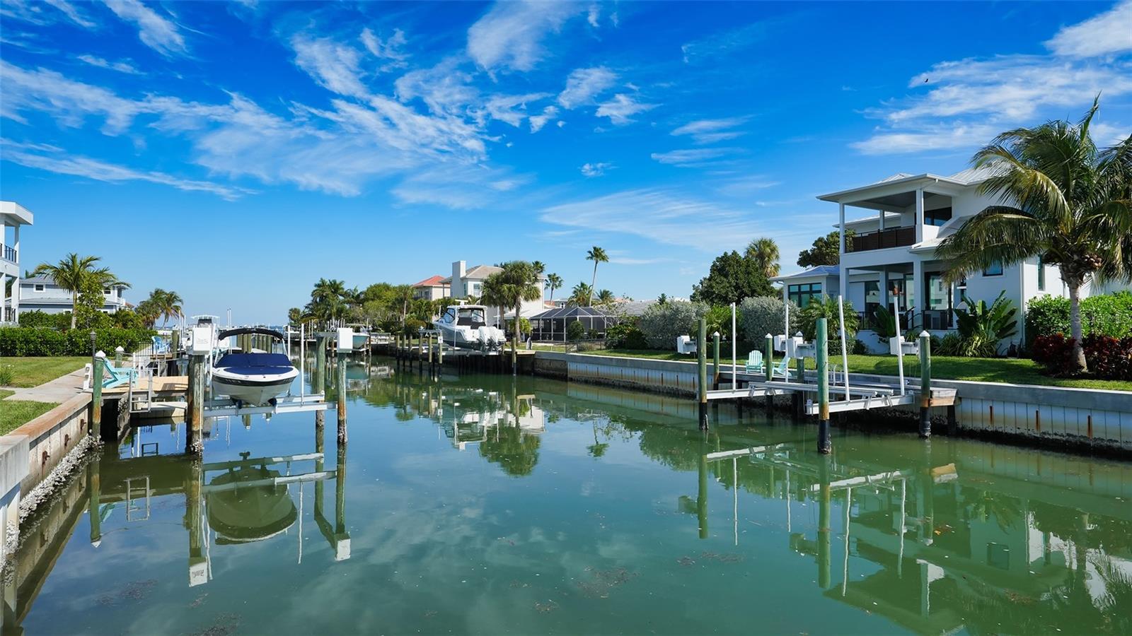 COUNTRY CLUB SHORES - Residential