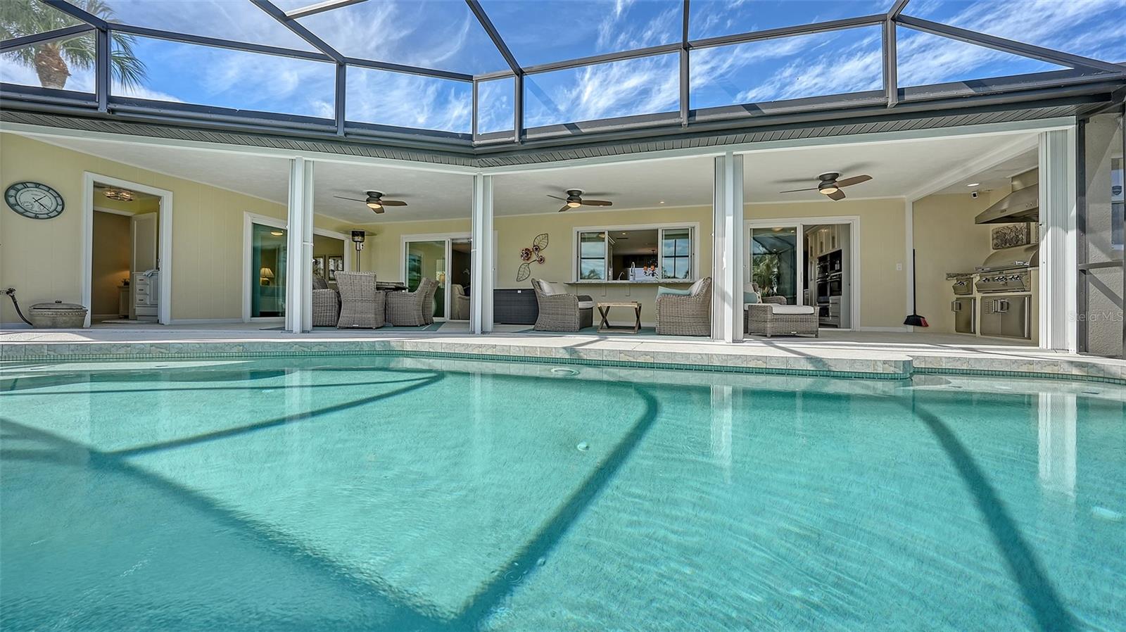 COUNTRY CLUB SHORES - Residential