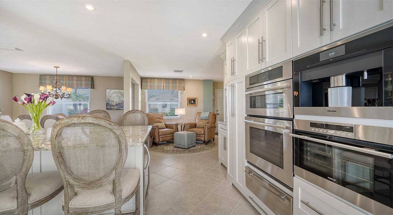 COUNTRY CLUB SHORES - Residential