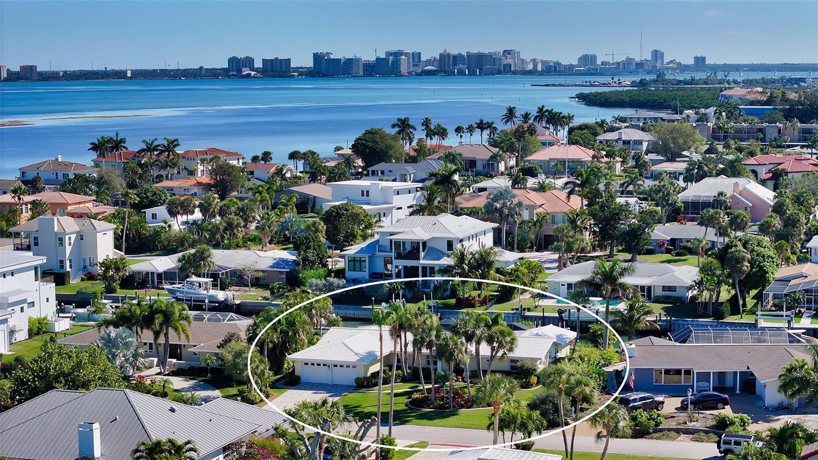 COUNTRY CLUB SHORES - Residential