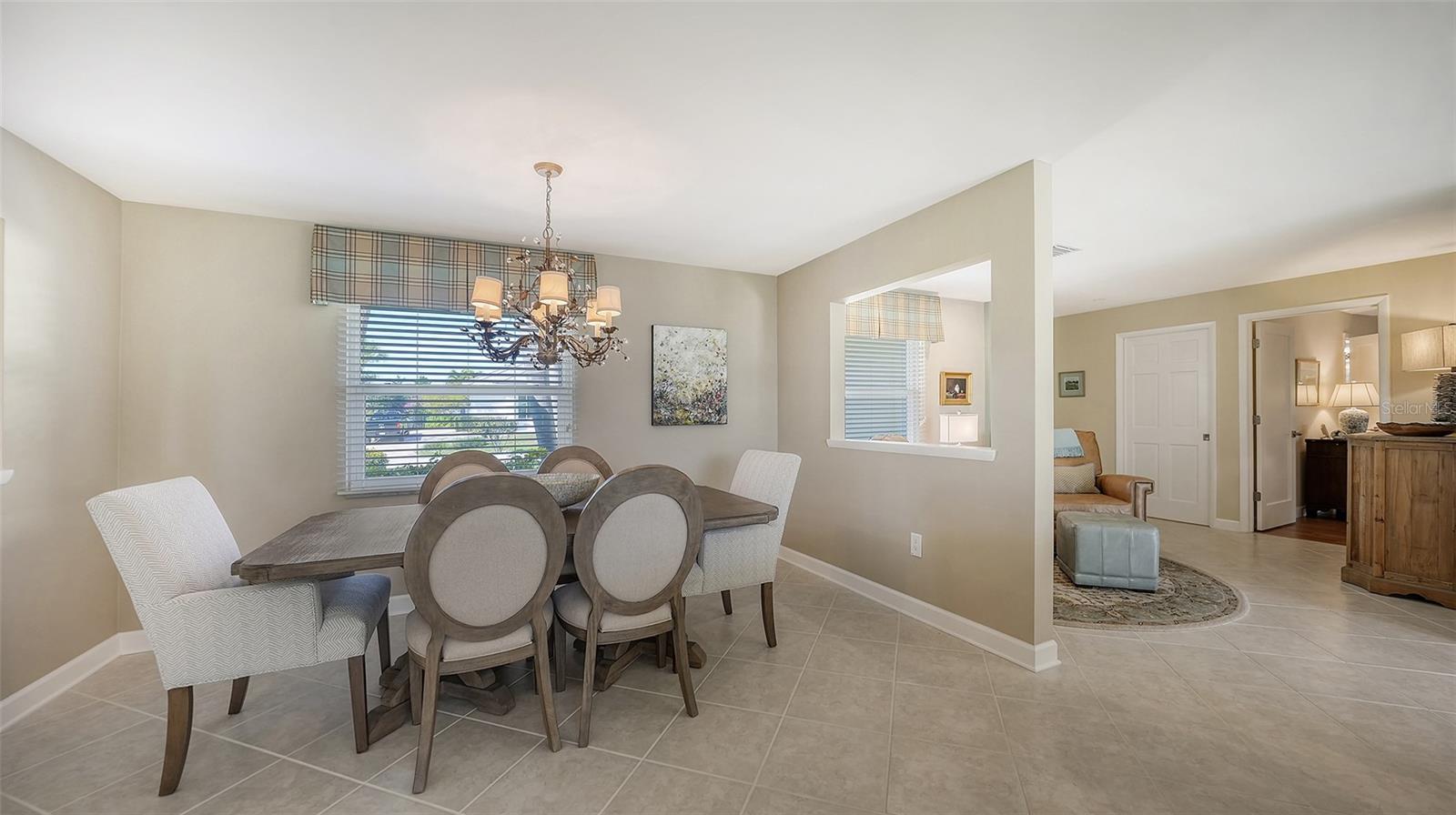 COUNTRY CLUB SHORES - Residential