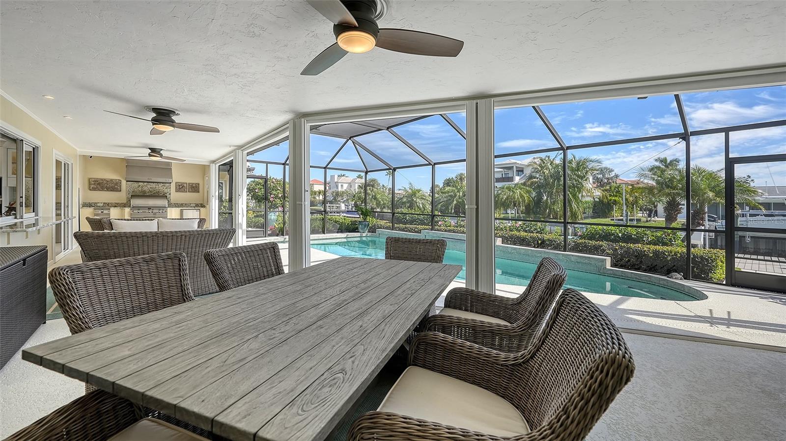 COUNTRY CLUB SHORES - Residential