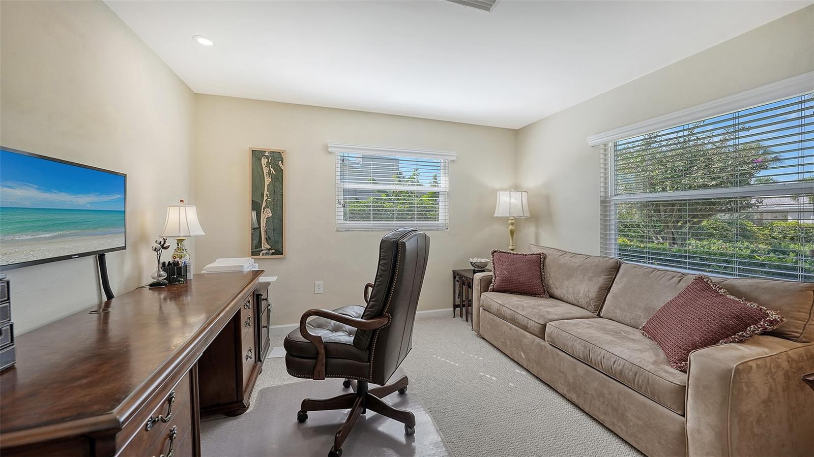 COUNTRY CLUB SHORES - Residential