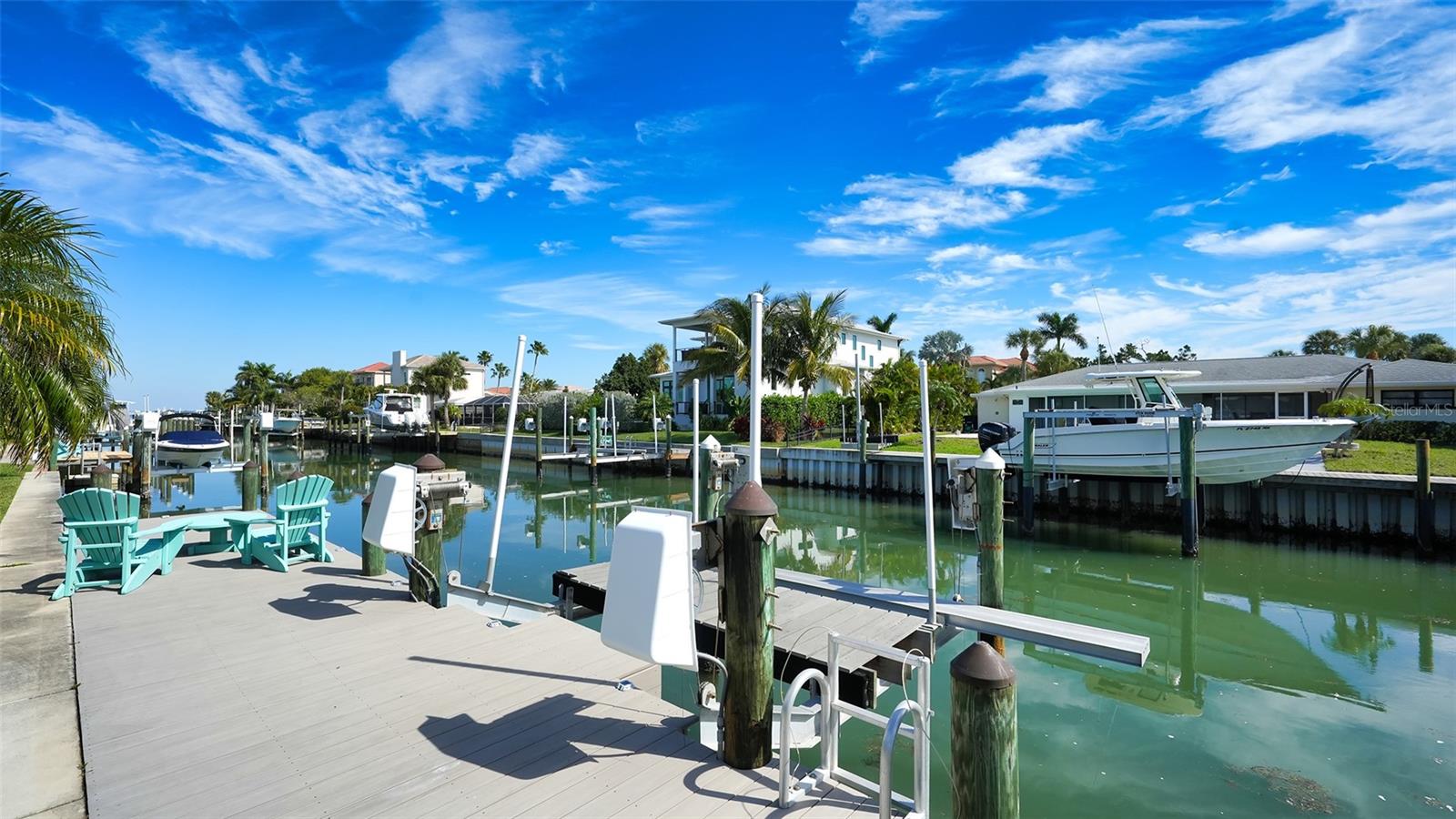 COUNTRY CLUB SHORES - Residential