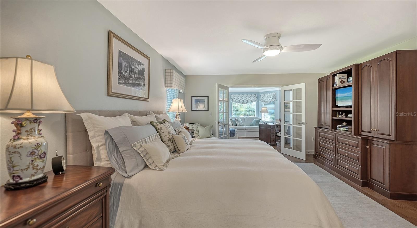 COUNTRY CLUB SHORES - Residential