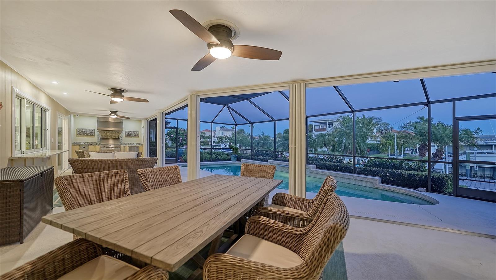 COUNTRY CLUB SHORES - Residential