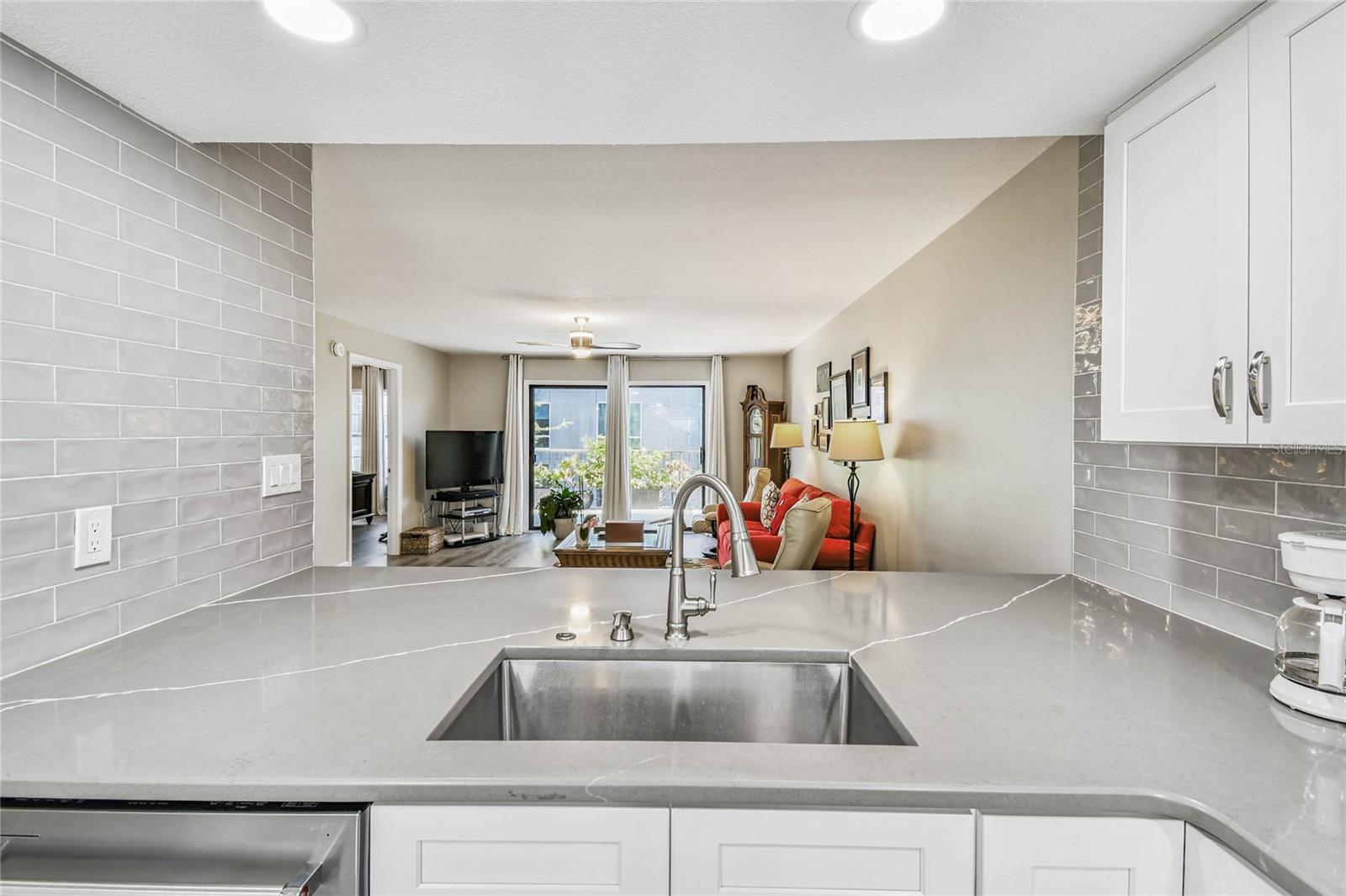 MACEDONIAN CONDO - Residential