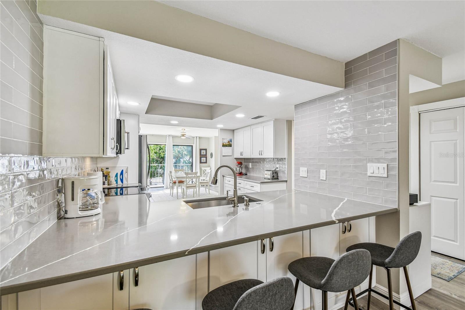 MACEDONIAN CONDO - Residential