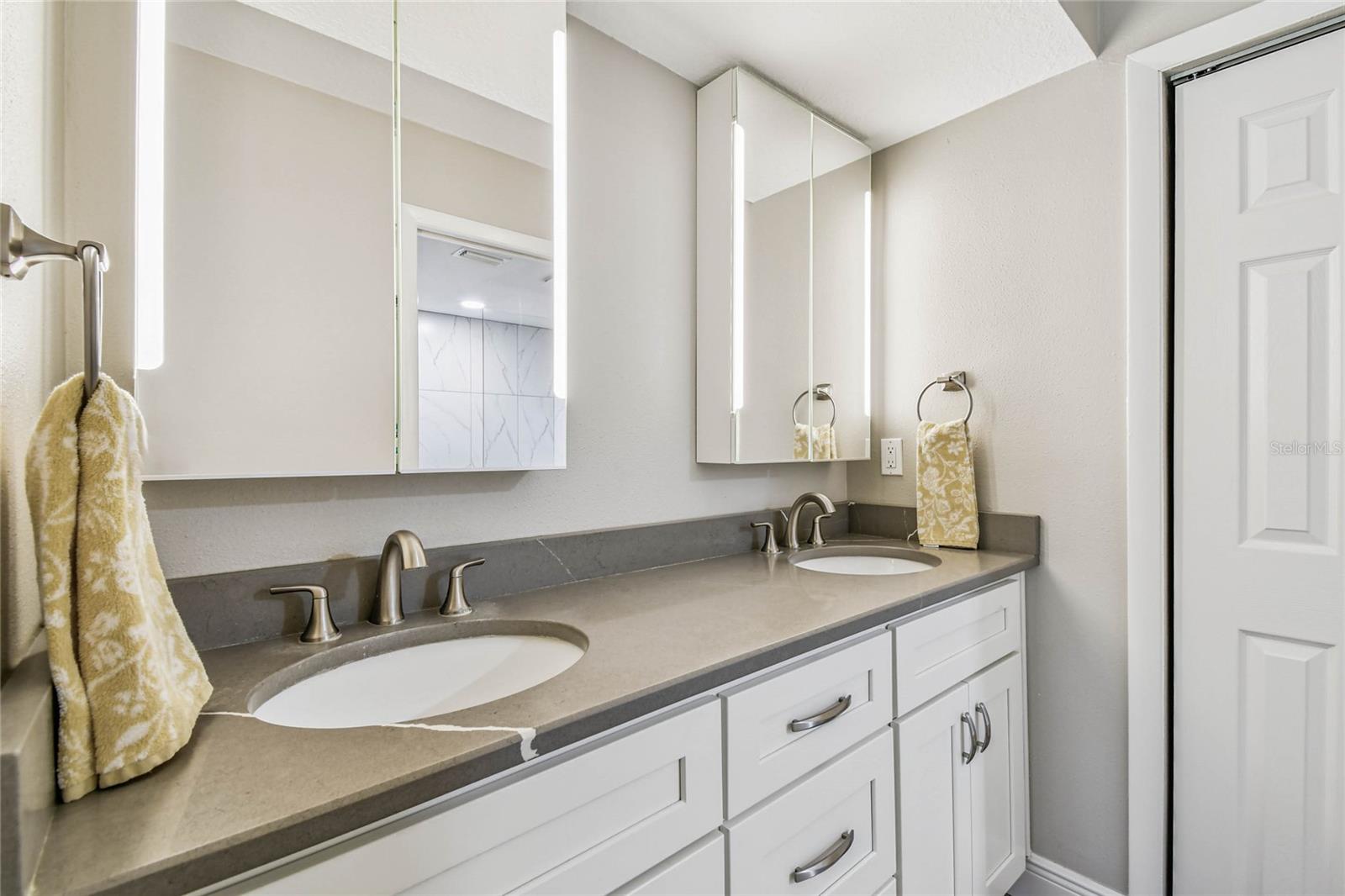 MACEDONIAN CONDO - Residential