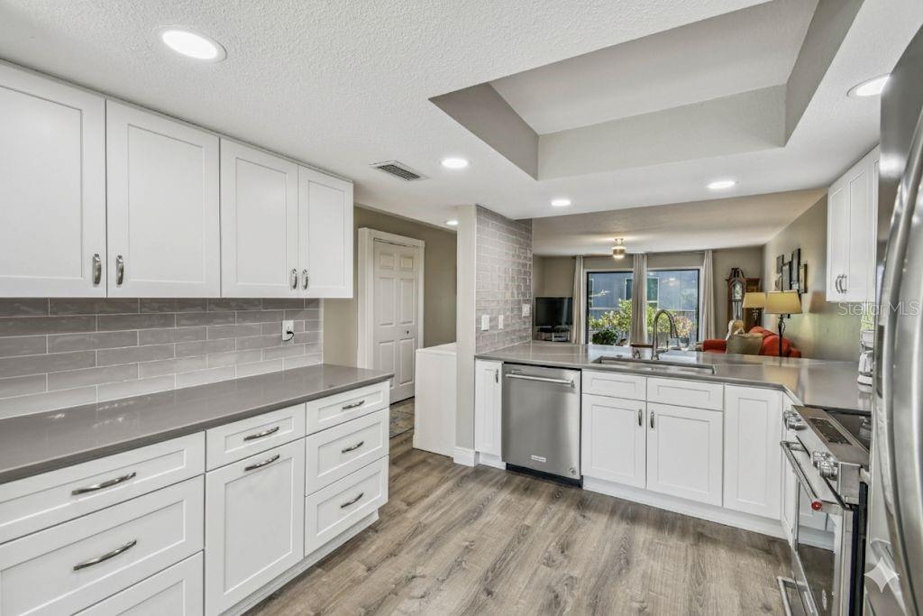 MACEDONIAN CONDO - Residential