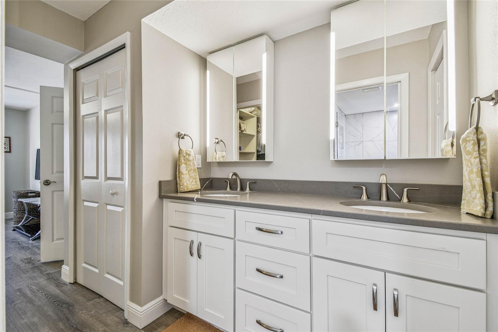MACEDONIAN CONDO - Residential