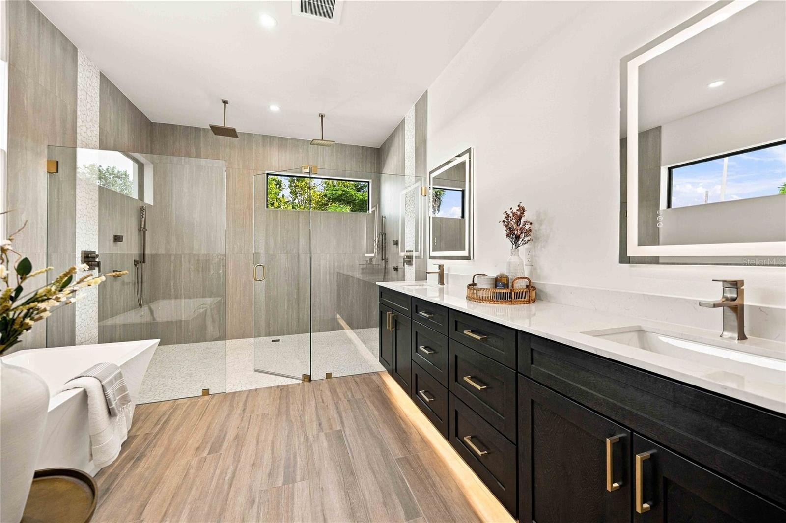 2258 Arlington St, Sarasota, FL, 34239, USA, 5 Bedrooms Bedrooms, ,6 BathroomsBathrooms,Residential,Active,2258 Arlington St,A4696669