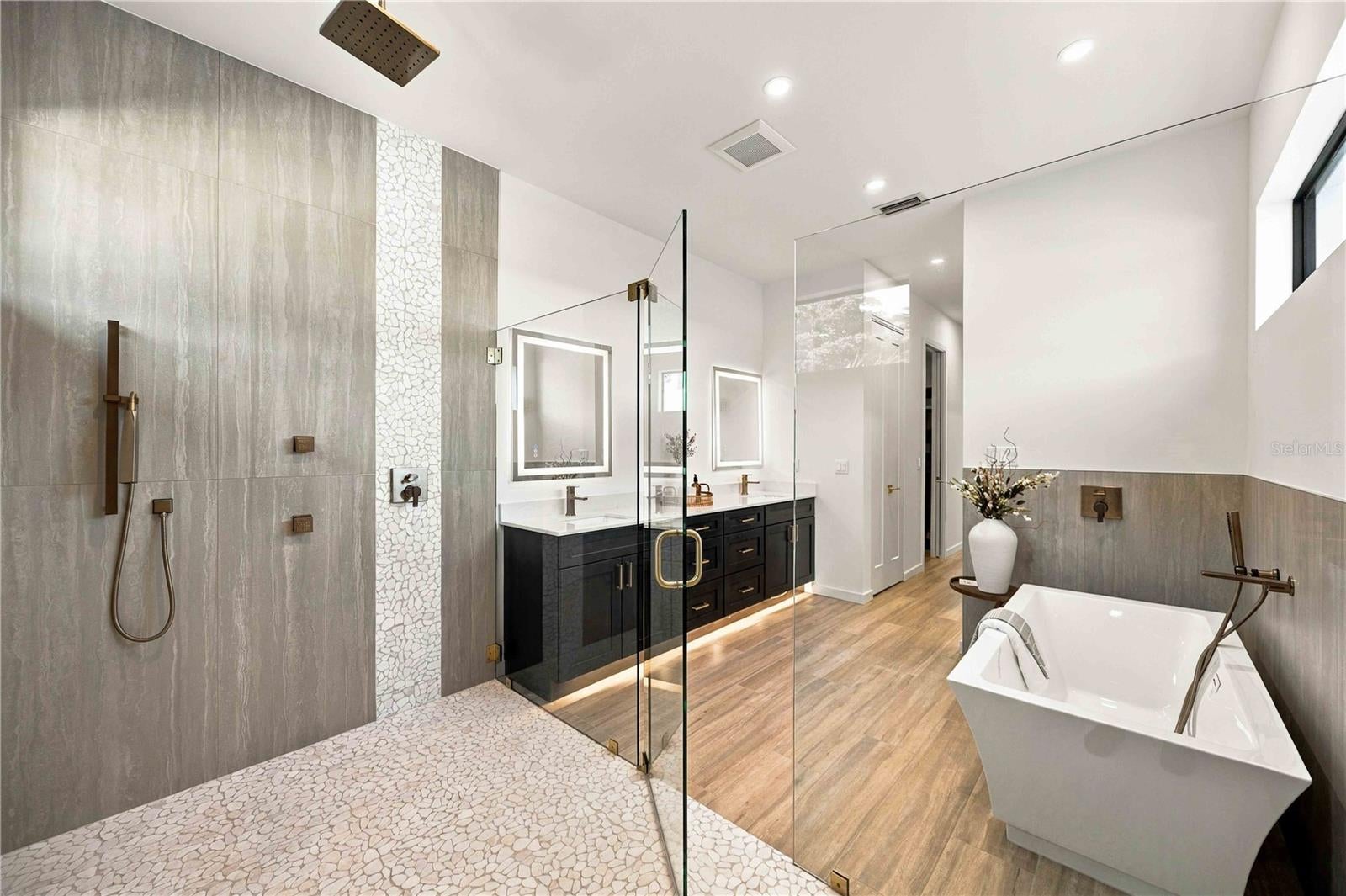 2258 Arlington St, Sarasota, FL, 34239, USA, 5 Bedrooms Bedrooms, ,6 BathroomsBathrooms,Residential,Active,2258 Arlington St,A4696669