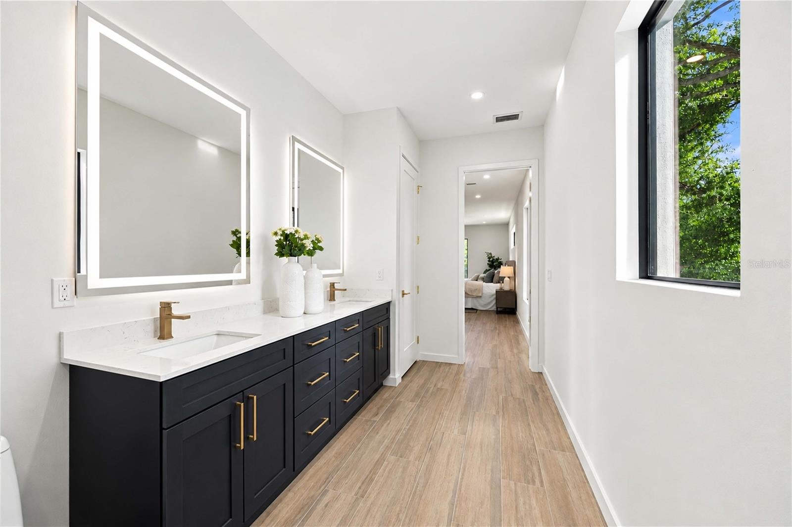 2258 Arlington St, Sarasota, FL, 34239, USA, 5 Bedrooms Bedrooms, ,6 BathroomsBathrooms,Residential,Active,2258 Arlington St,A4696669