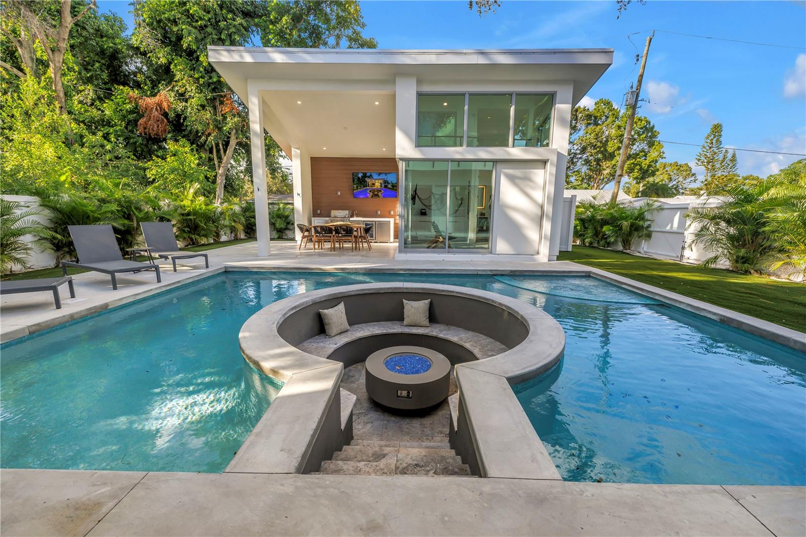 2258 Arlington St, Sarasota, FL, 34239, USA, 5 Bedrooms Bedrooms, ,6 BathroomsBathrooms,Residential,Active,2258 Arlington St,A4696669