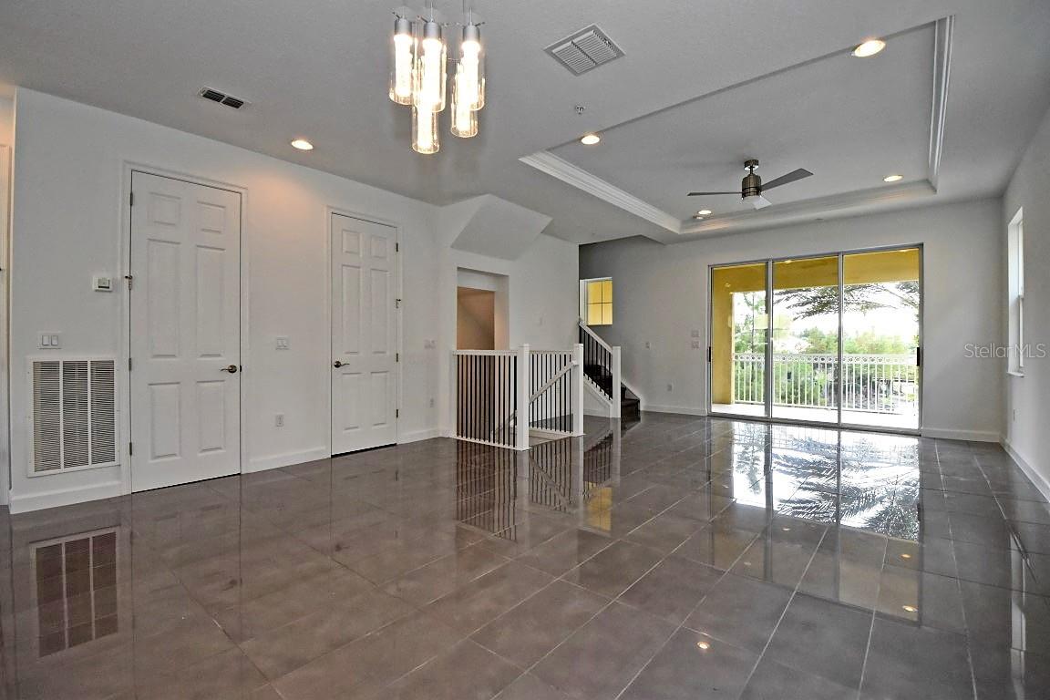 GRANDE OAKS AT HEATHROW - Residential Lease