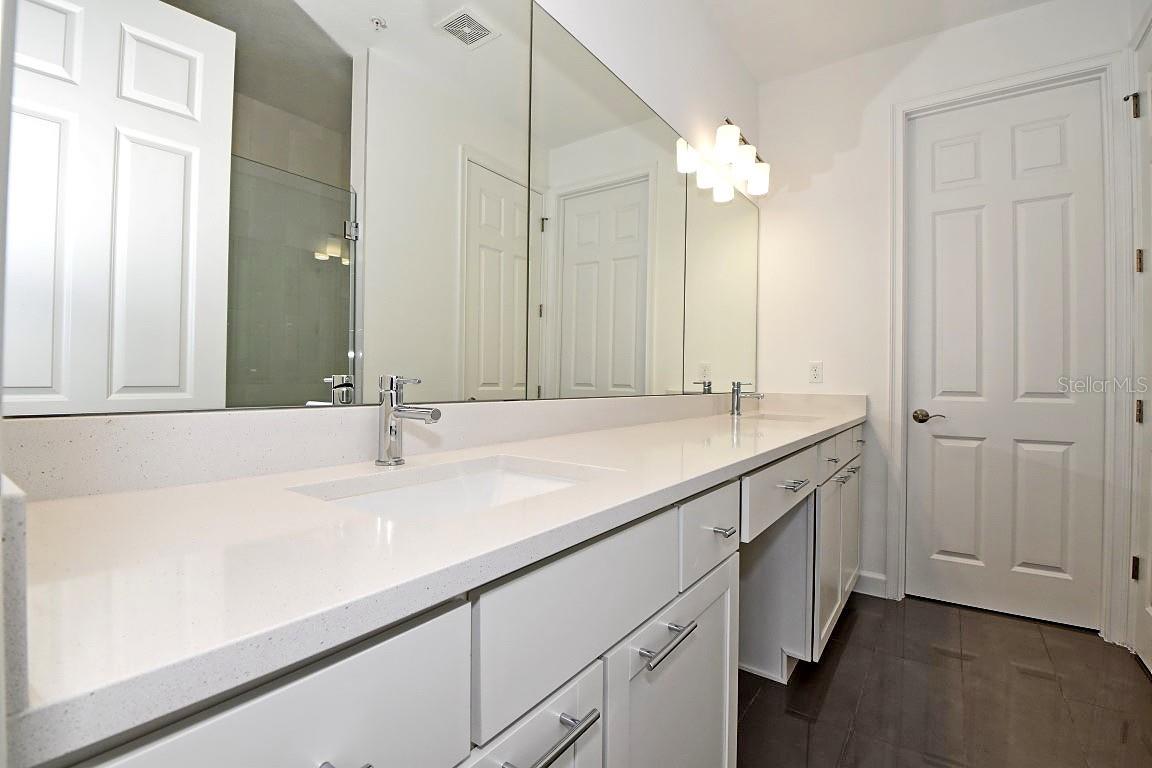 GRANDE OAKS AT HEATHROW - Residential Lease