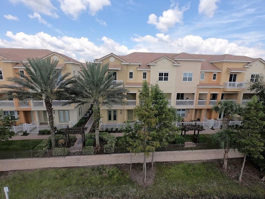 GRANDE OAKS AT HEATHROW - Residential Lease