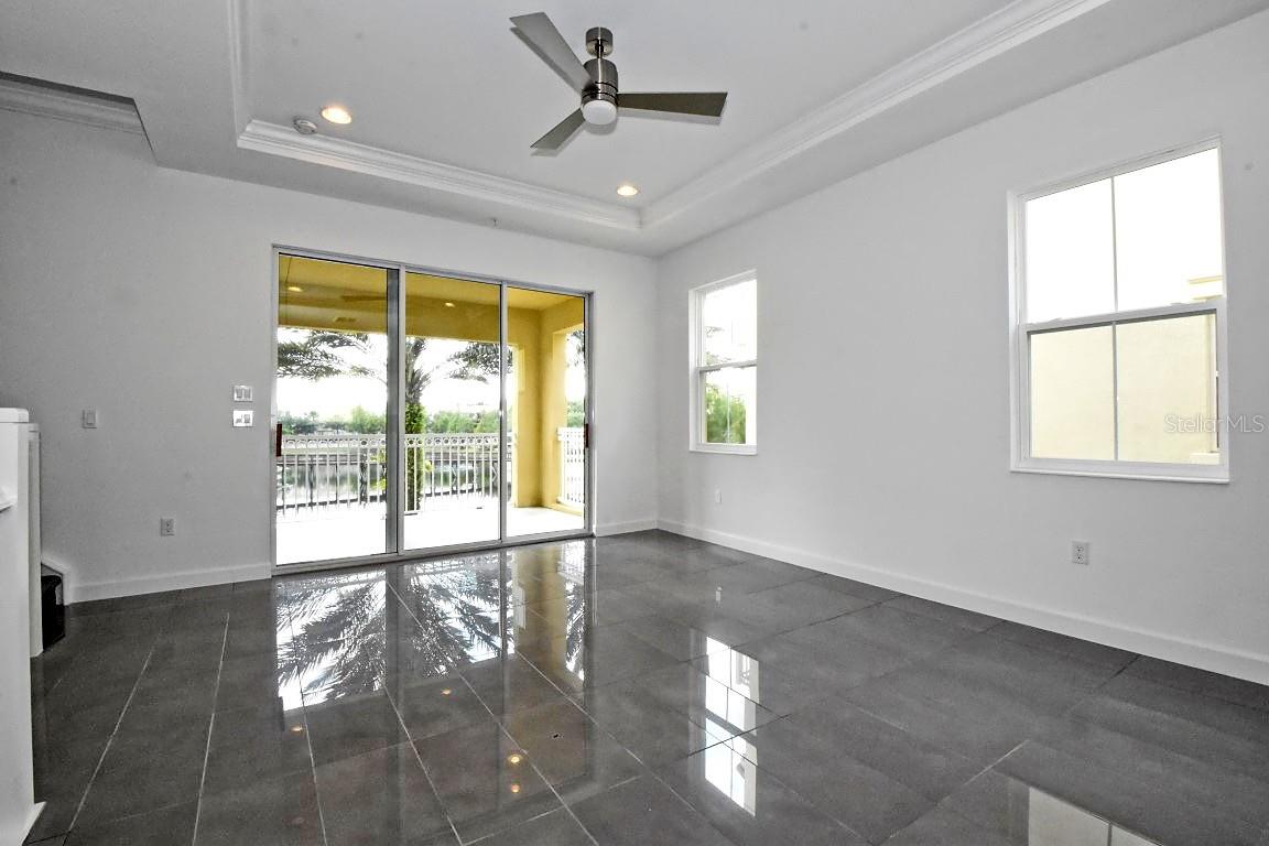 GRANDE OAKS AT HEATHROW - Residential Lease