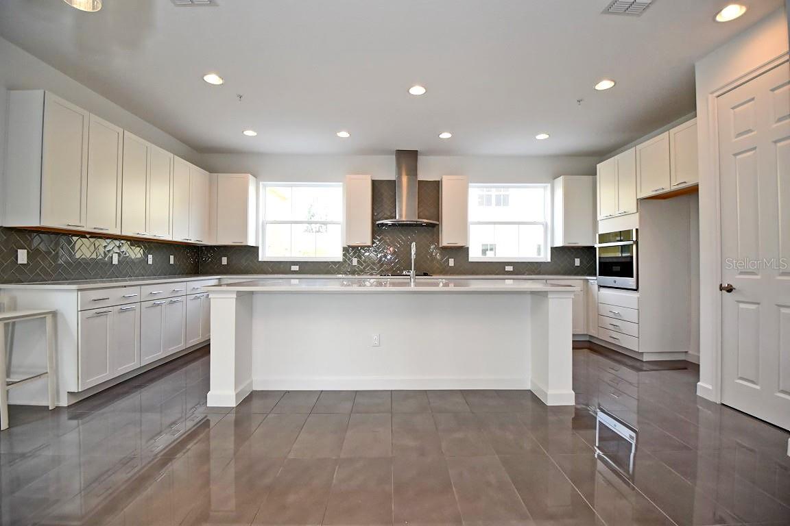 GRANDE OAKS AT HEATHROW - Residential Lease