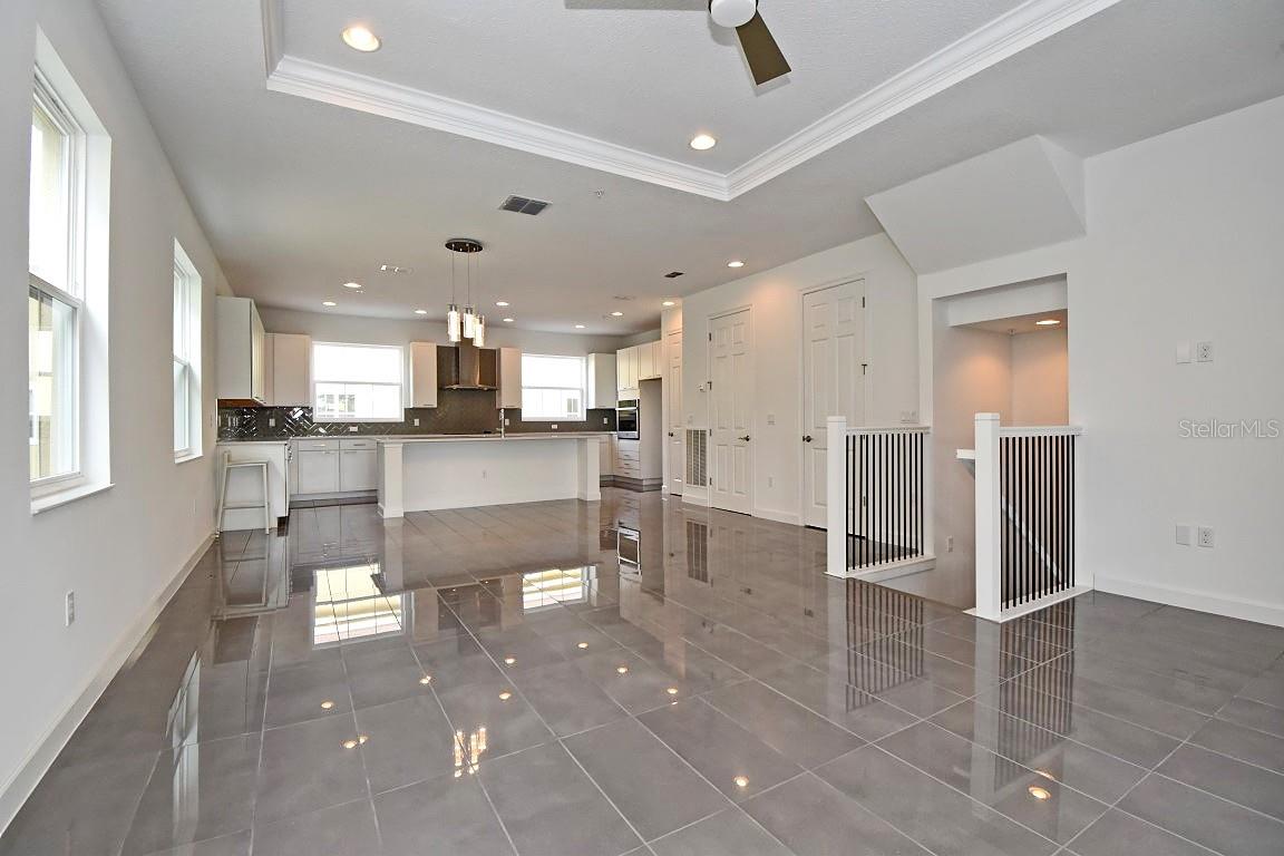 GRANDE OAKS AT HEATHROW - Residential Lease