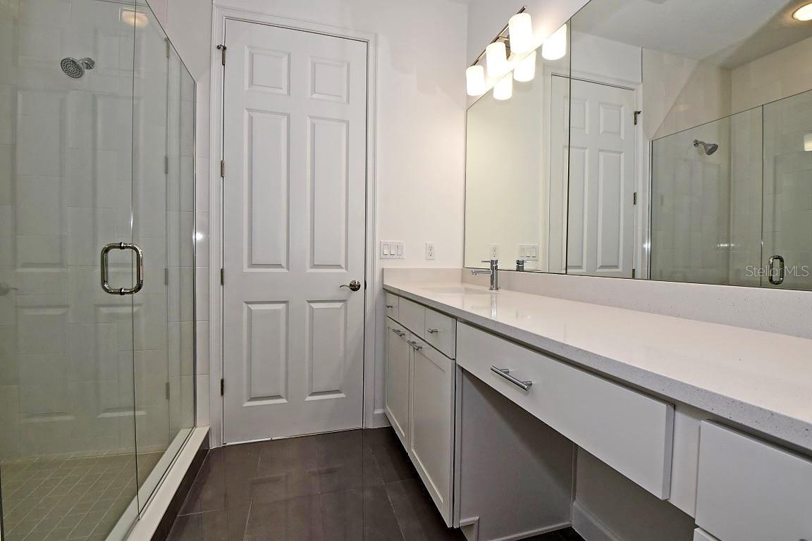 GRANDE OAKS AT HEATHROW - Residential Lease