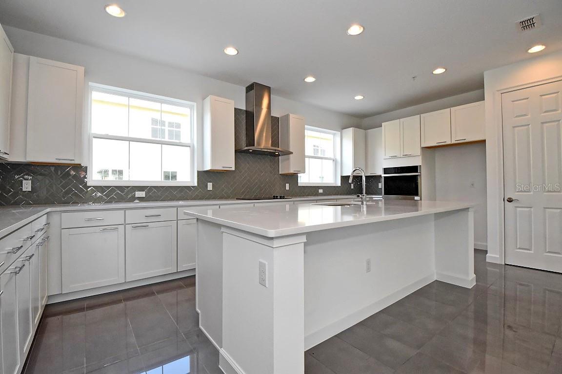 GRANDE OAKS AT HEATHROW - Residential Lease