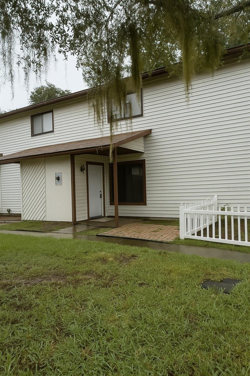 VILLAGE GREEN TWNHSES - Residential Lease