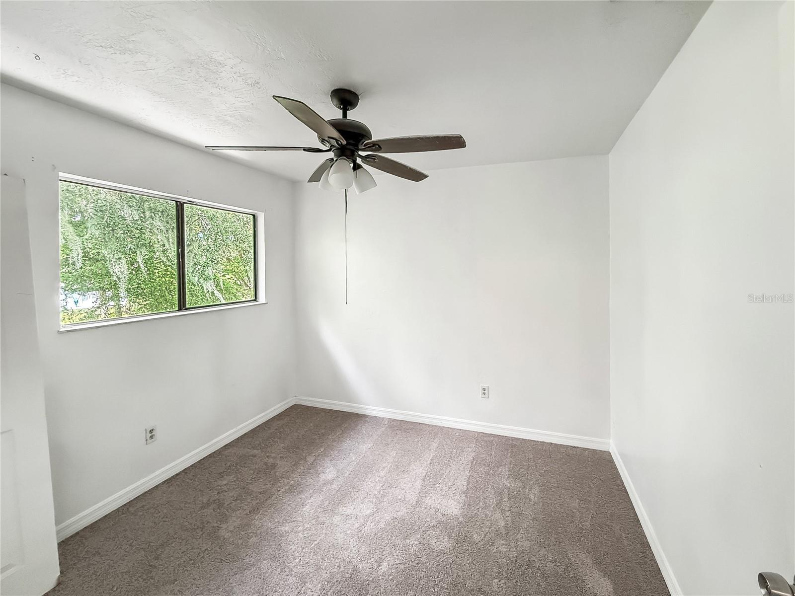 VILLAGE GREEN TWNHSES - Residential Lease