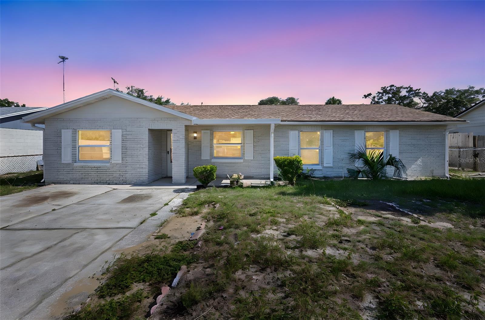 105 E MAGNOLIA STREET