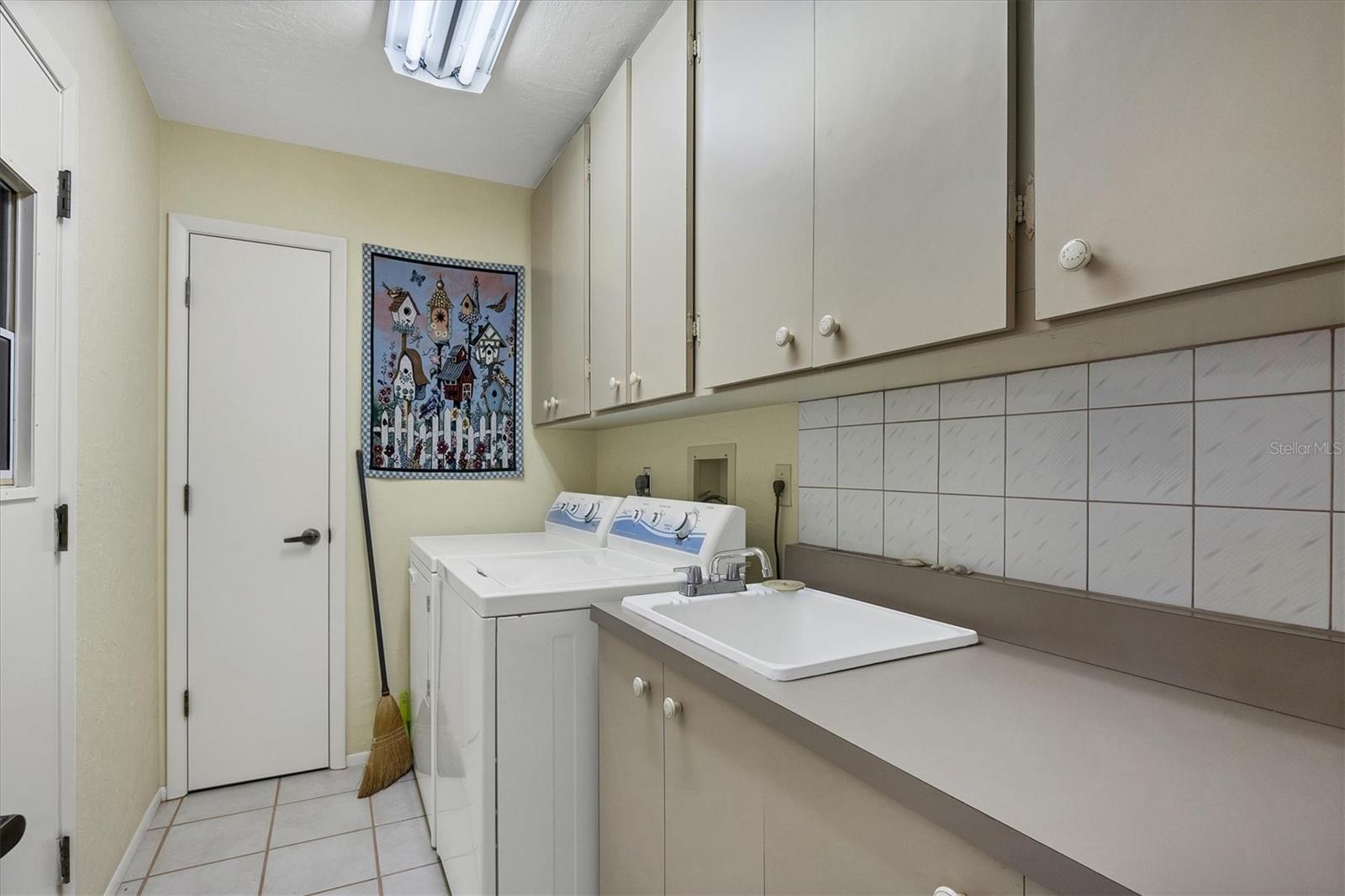 WARM MINERAL SPGS - Residential Lease