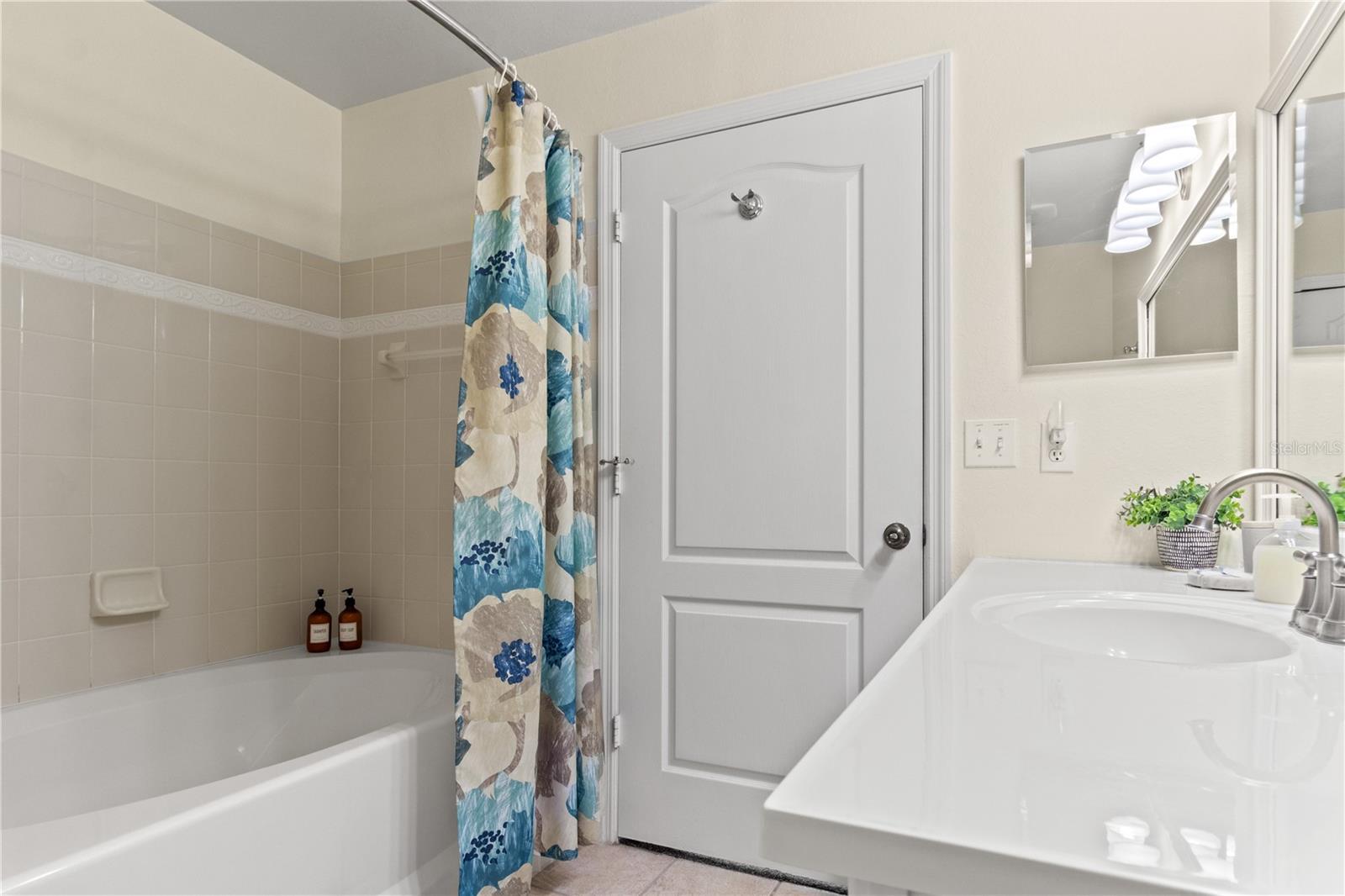 RUNAWAY BEACH CLUB CONDO - Residential