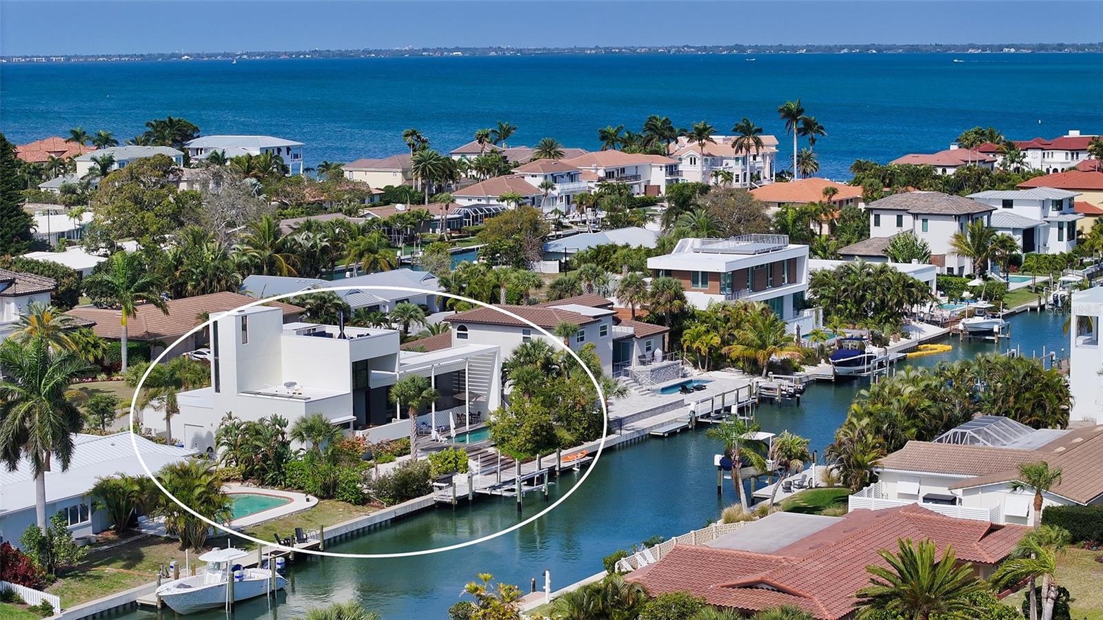 COUNTRY CLUB SHORES - Residential