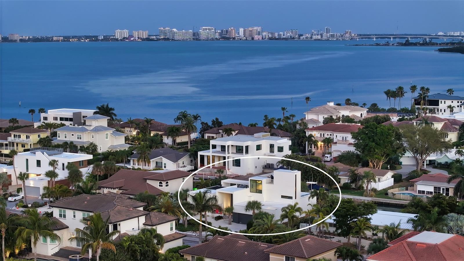 COUNTRY CLUB SHORES - Residential