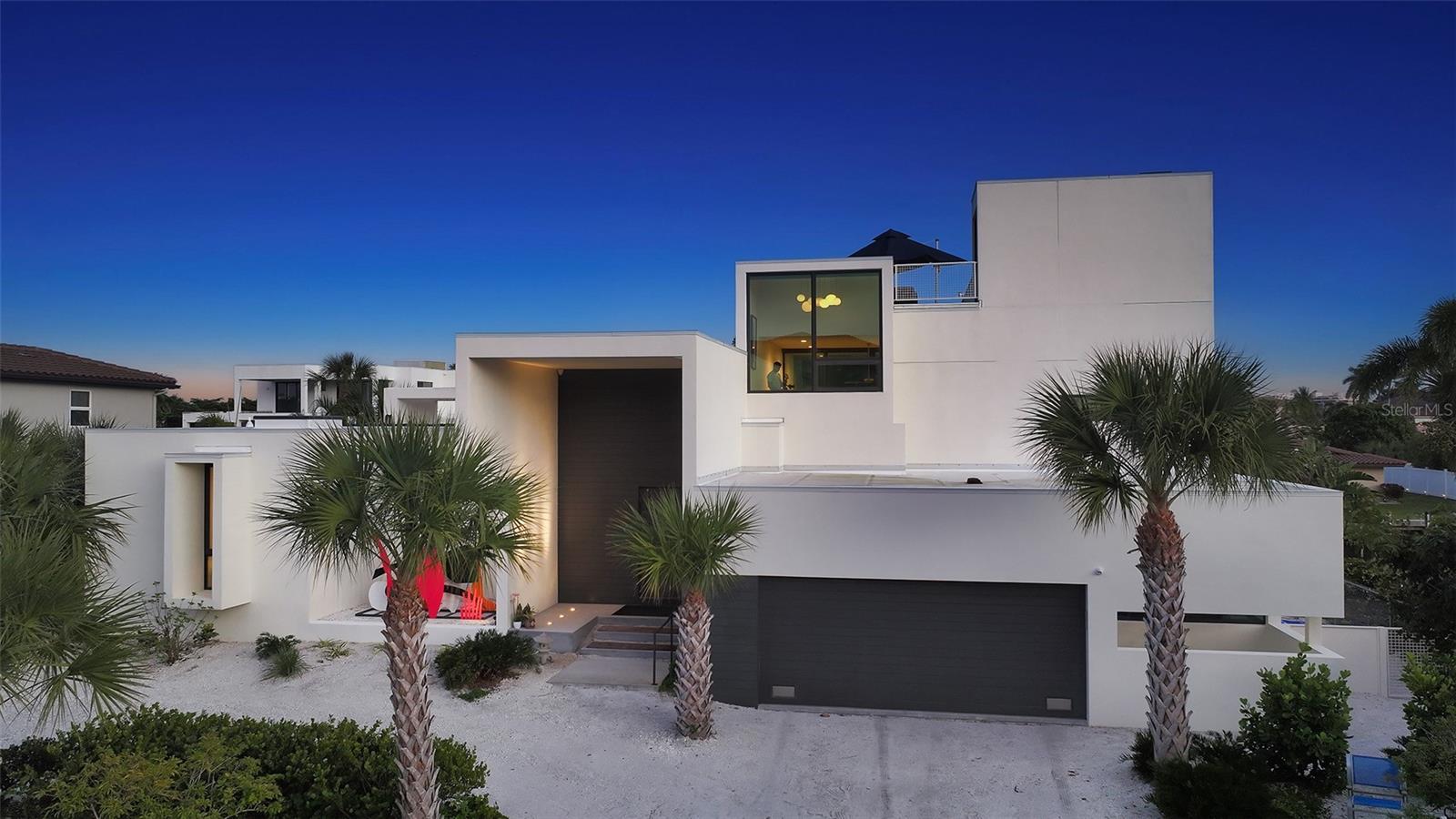 COUNTRY CLUB SHORES - Residential