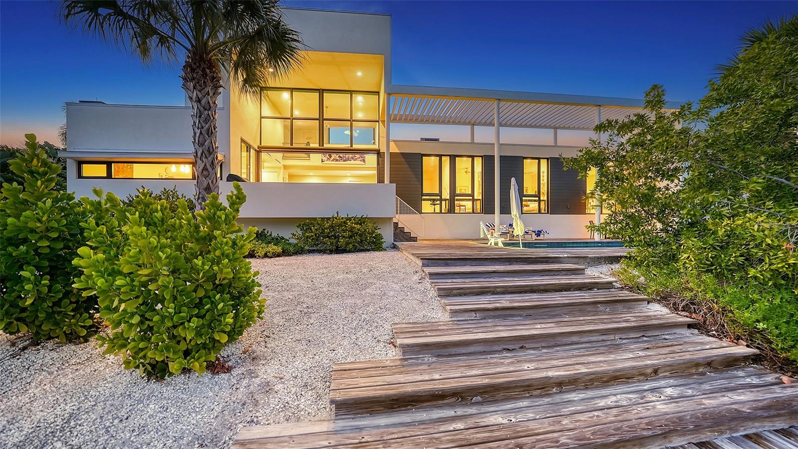 COUNTRY CLUB SHORES - Residential