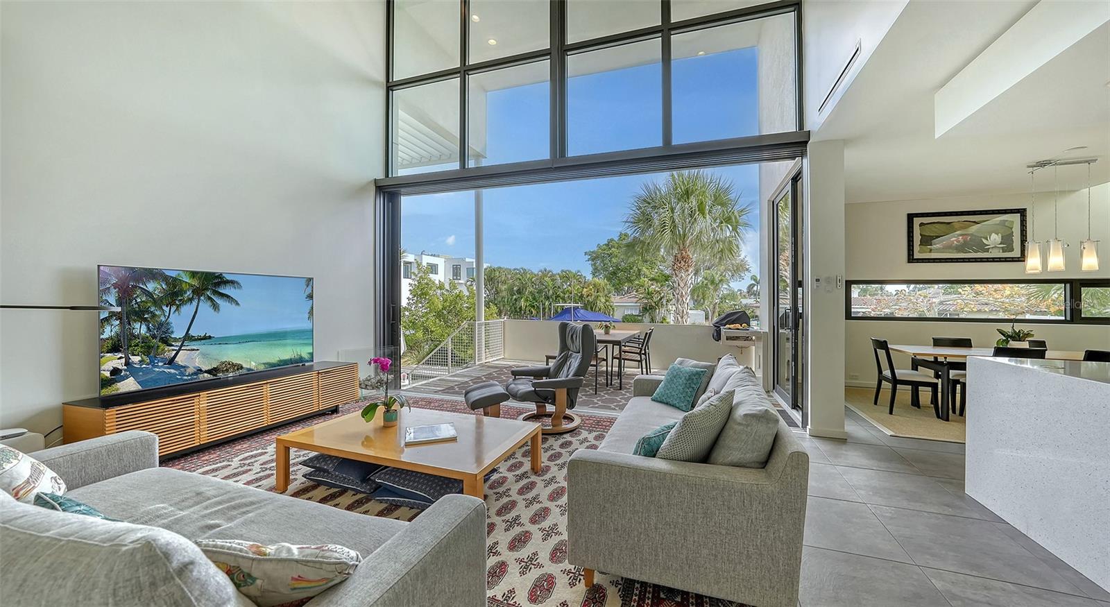 COUNTRY CLUB SHORES - Residential