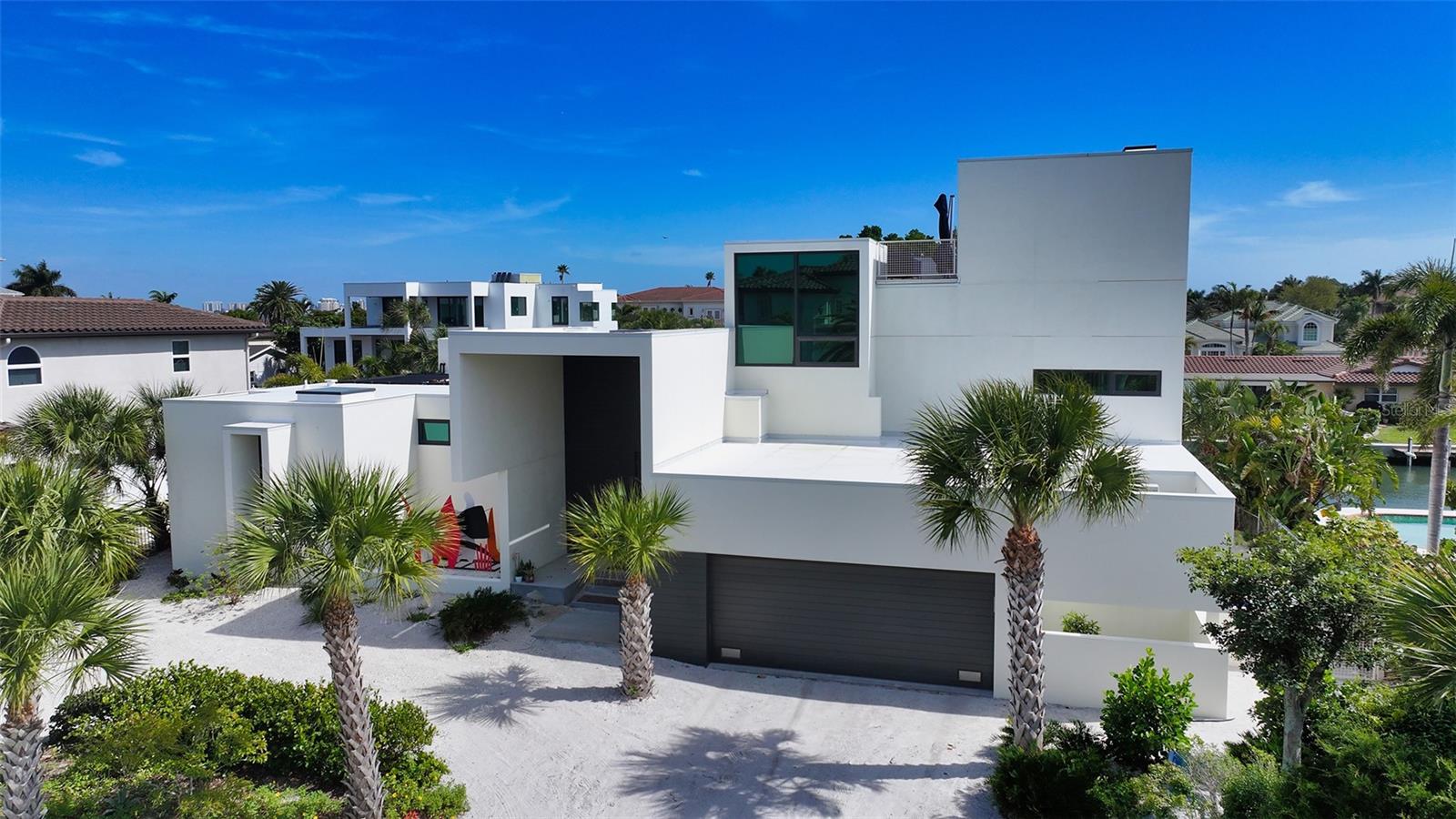 COUNTRY CLUB SHORES - Residential