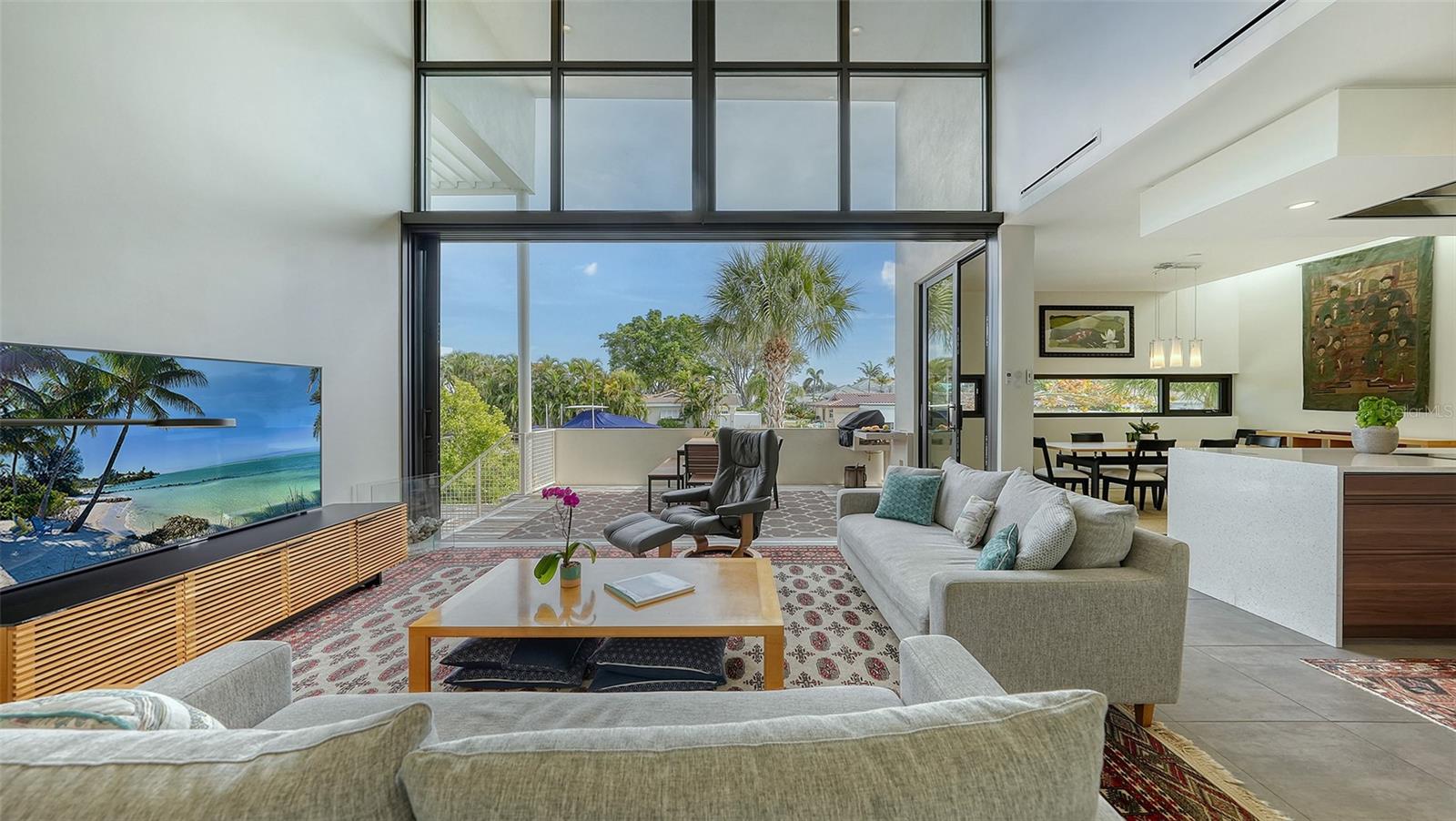 COUNTRY CLUB SHORES - Residential