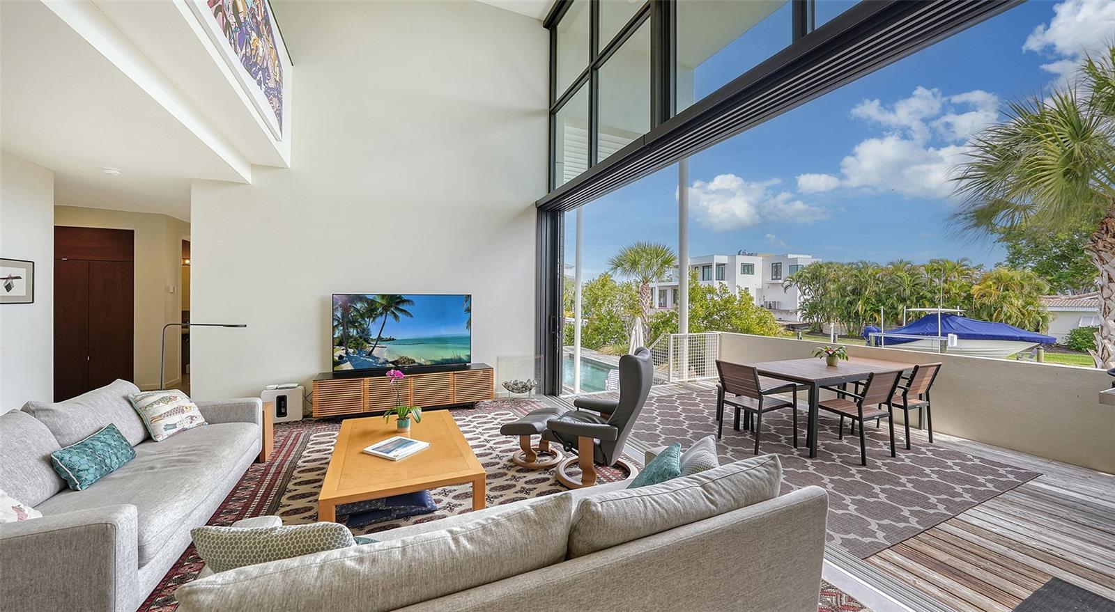 COUNTRY CLUB SHORES - Residential