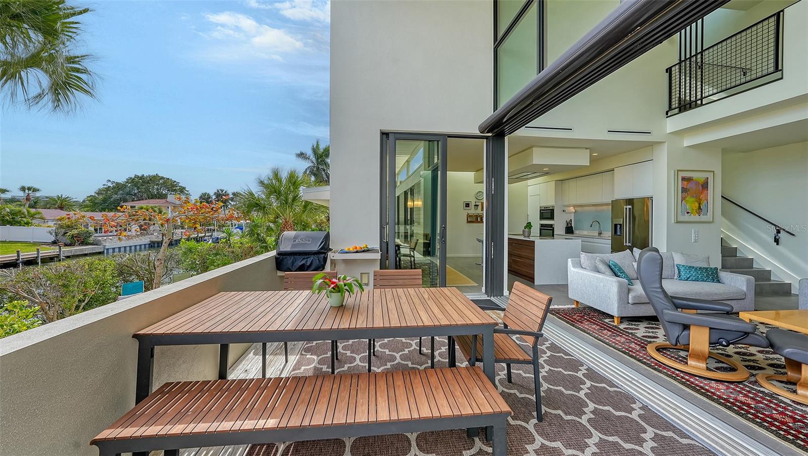 COUNTRY CLUB SHORES - Residential