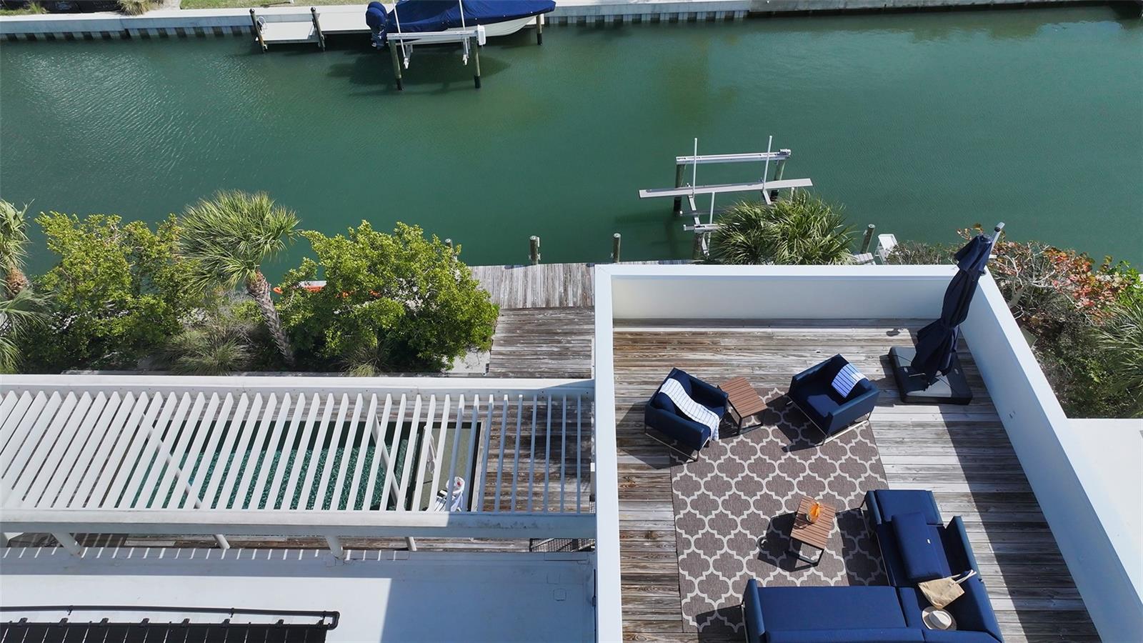 COUNTRY CLUB SHORES - Residential