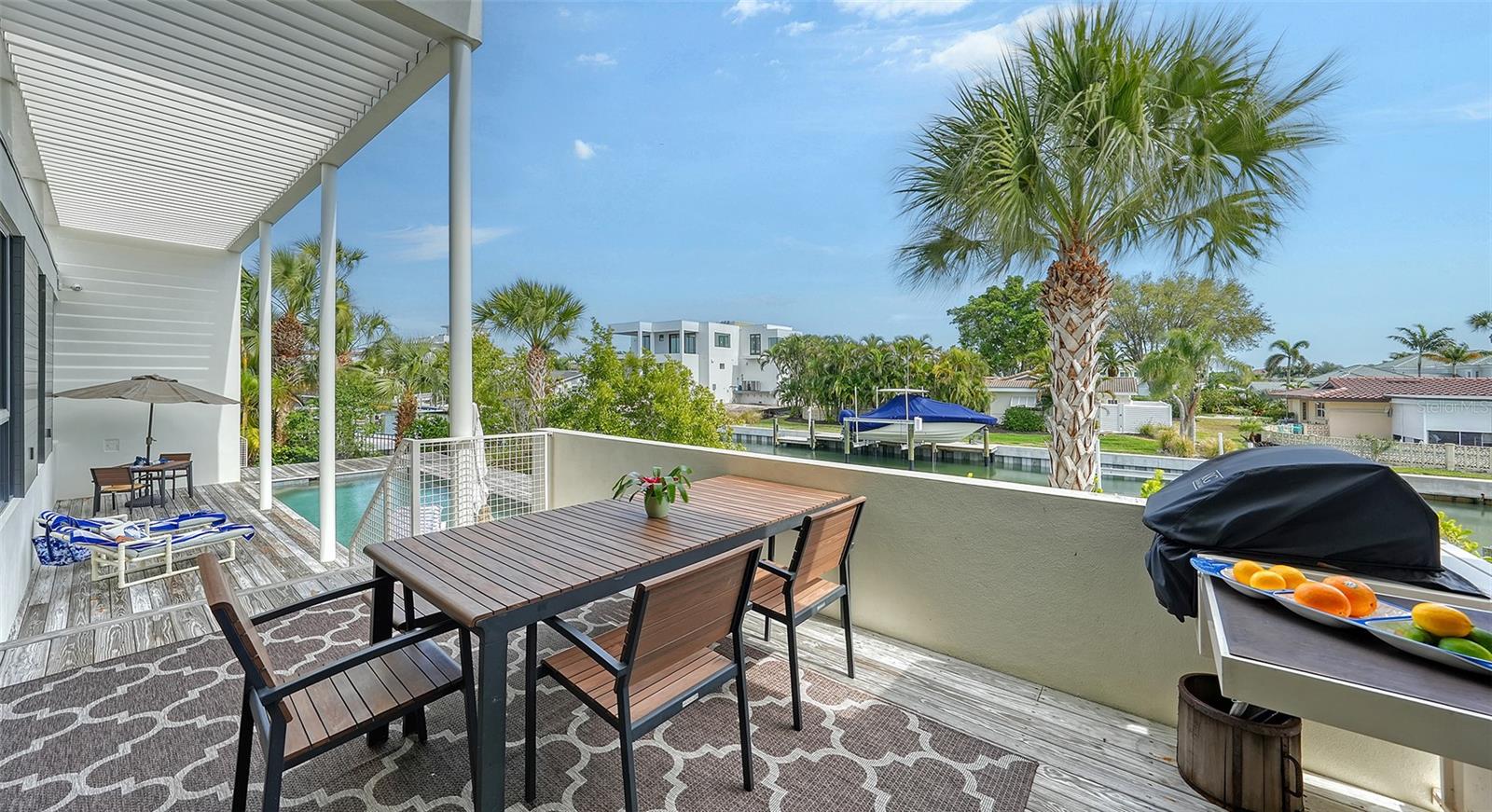 COUNTRY CLUB SHORES - Residential